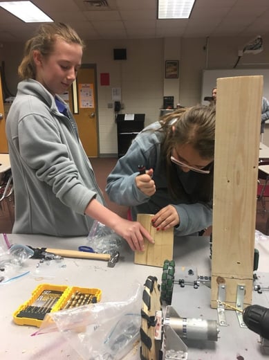 Middle School Students Explore STEM Interests