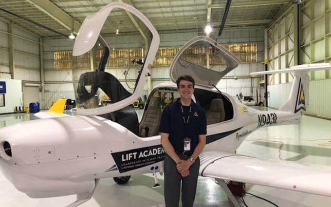 Alumnus Strives to Get Wings in Aviation Program