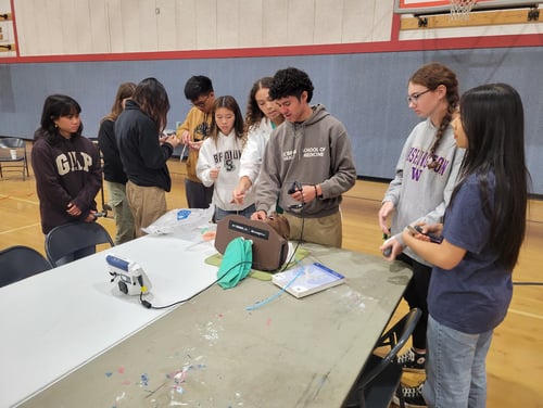 Students try out intubation
